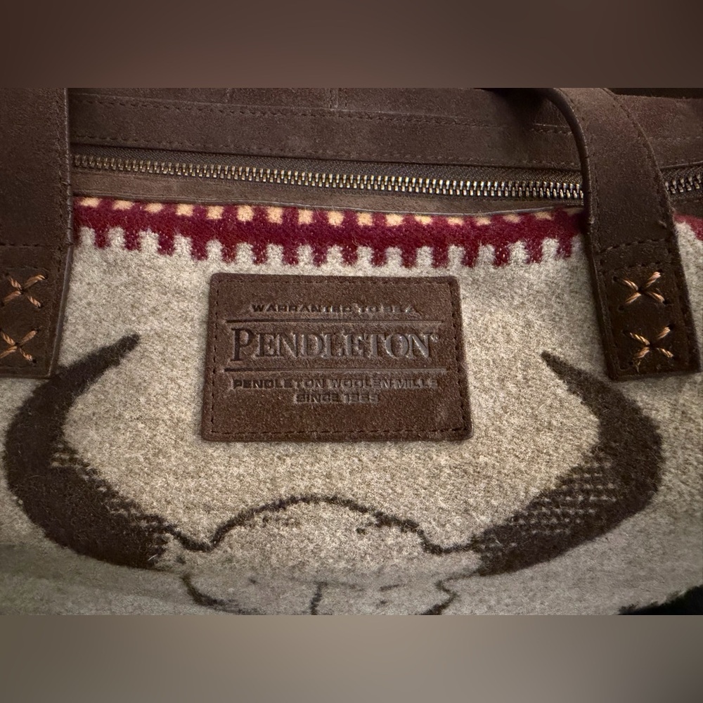 Pendleton American West Weekender - Picture 5 of 14
